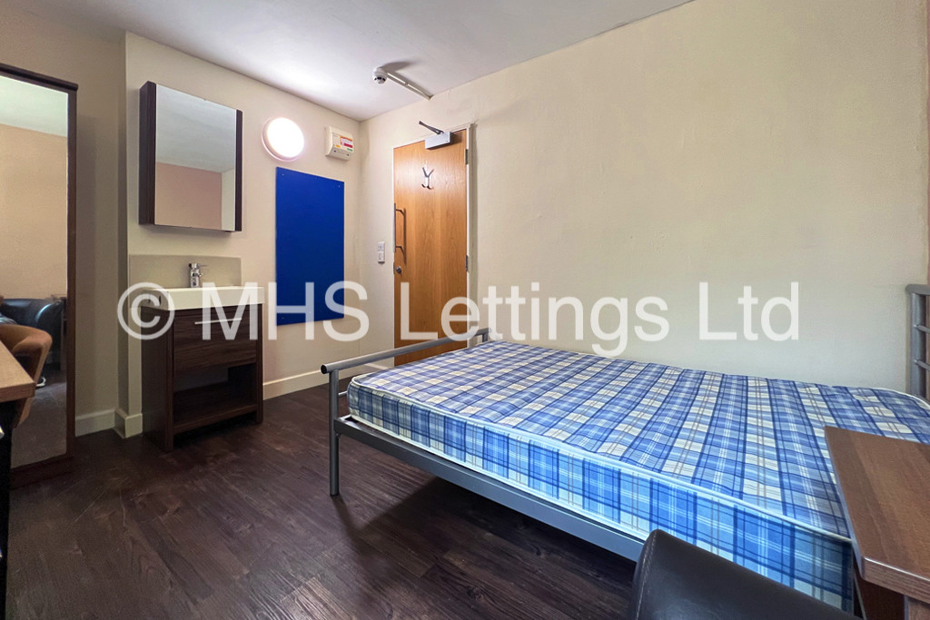 Photo of 1 Bedroom Apartment in Pod Room 21, St. Ann's Lodge, St. Ann's Lane, Leeds, LS4 2SJ