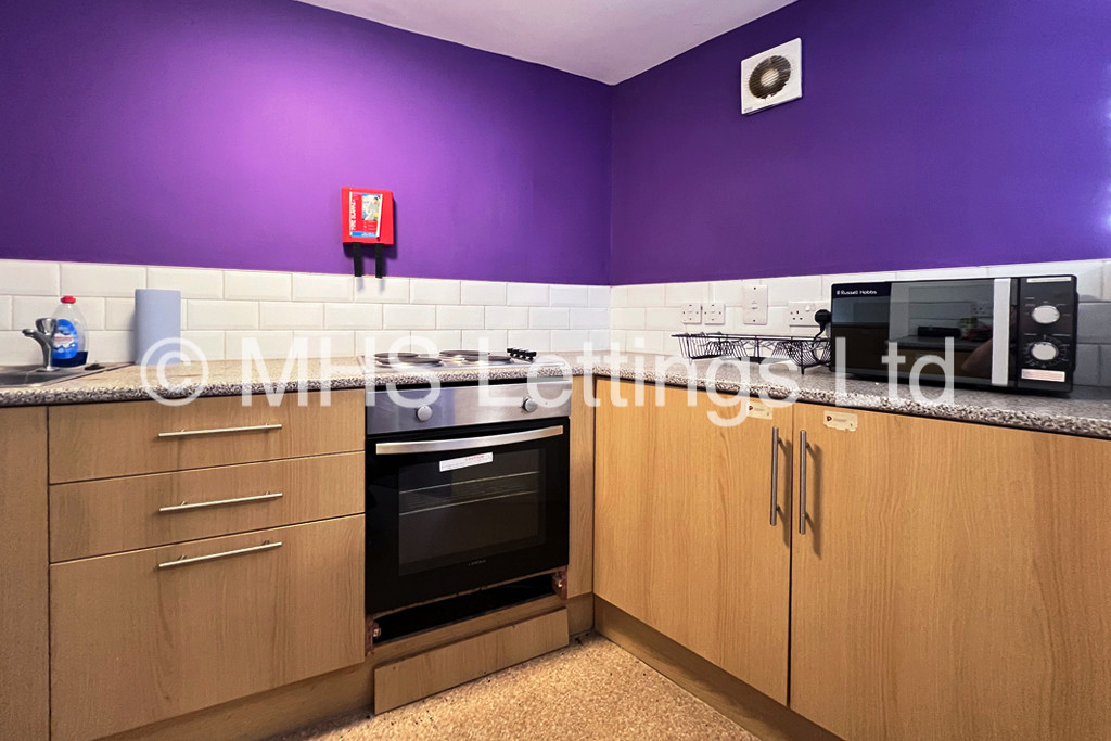 Photo of 1 Bedroom Apartment in Pod Room 4, St. Ann's Lodge, St. Ann's Lane, Leeds, LS4 2SJ