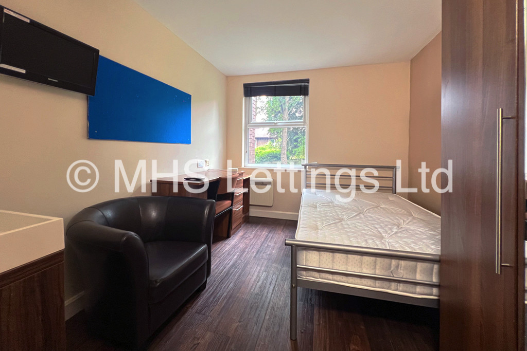 Photo of 1 Bedroom Apartment in Pod Room 9, St. Ann's Lodge, St. Ann's Lane, Leeds, LS4 2SJ