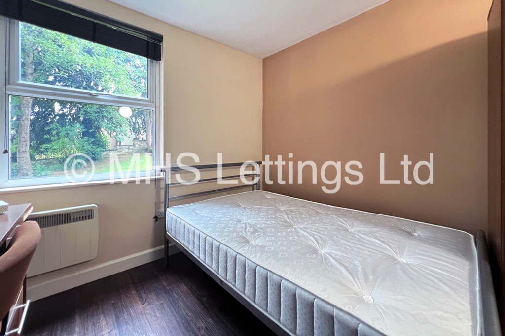 Photo of 1 Bedroom Apartment in Pod Room 9, St. Ann's Lodge, St. Ann's Lane, Leeds, LS4 2SJ