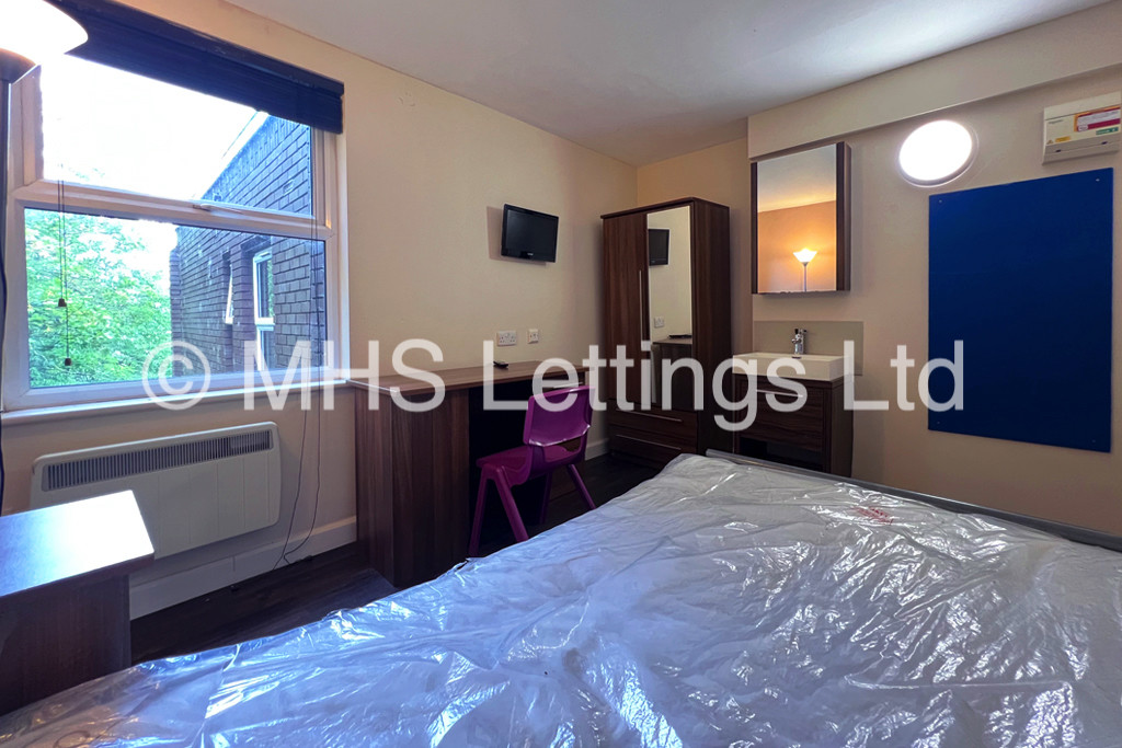 Photo of 1 Bedroom Apartment in Pod Room 38, St. Ann's Lodge, St. Ann's Lane, Leeds, LS4 2SJ
