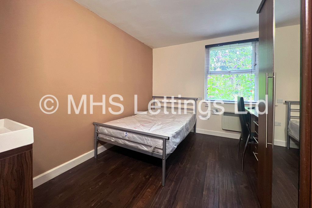 Photo of 1 Bedroom Apartment in Pod Room 10, St. Ann's Lodge, St. Ann's Lane, Leeds, LS4 2SJ