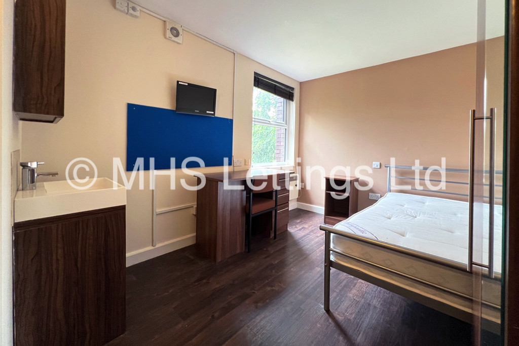 Photo of 1 Bedroom Apartment in Pod Room 7, St. Ann's Lodge, St. Ann's Lane, Leeds, LS4 2SJ