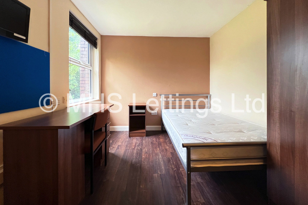 Pod Room 7, St. Ann's Lodge, St. Ann's Lane, Leeds, LS4 2SJ