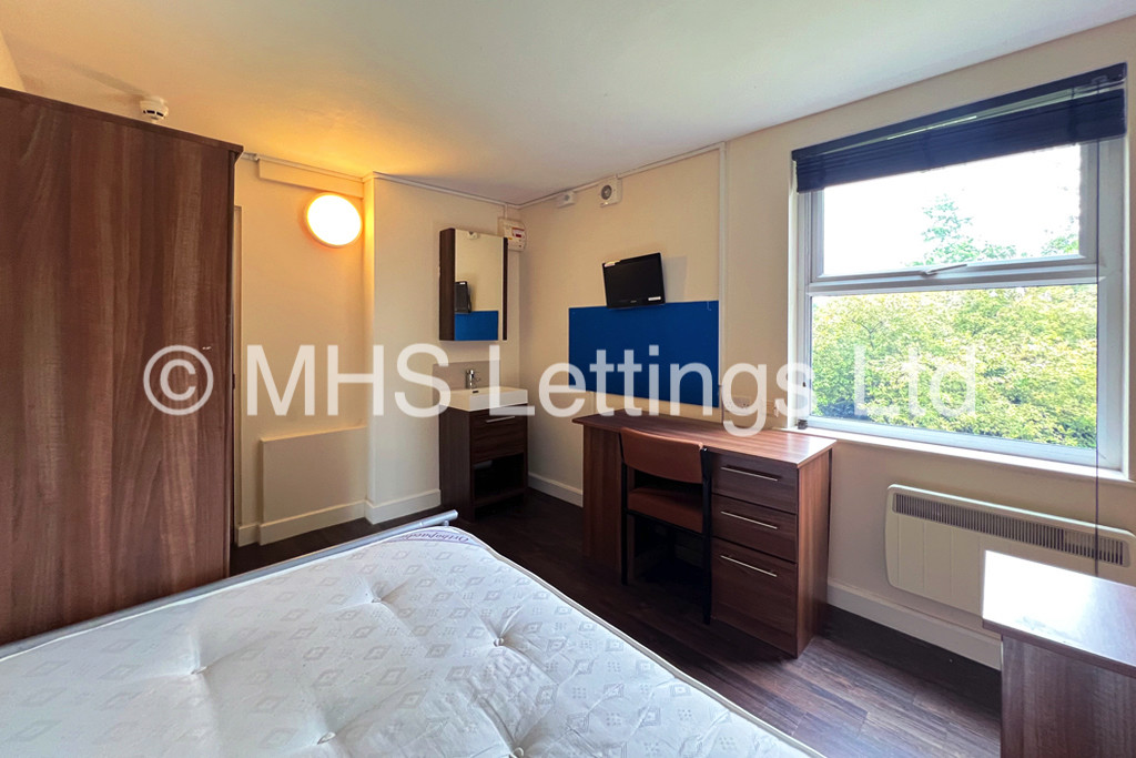 Photo of 1 Bedroom Apartment in Pod Room 7, St. Ann's Lodge, St. Ann's Lane, Leeds, LS4 2SJ
