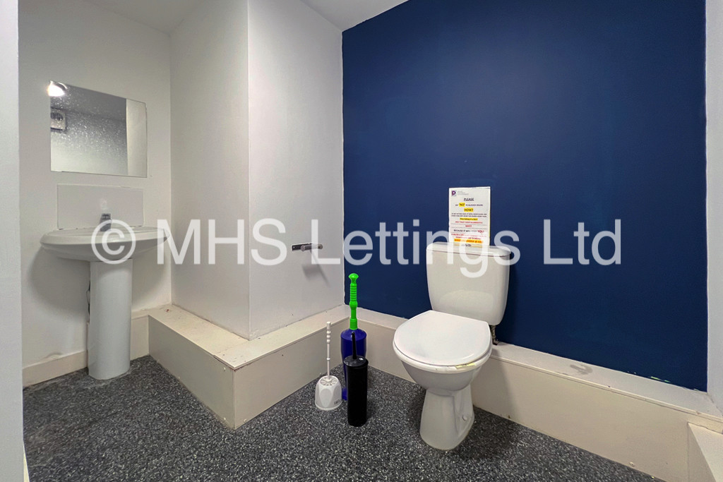 Photo of 1 Bedroom Apartment in Pod Room 43, St. Ann's Lodge, St. Ann's Lane, Leeds, LS4 2SJ