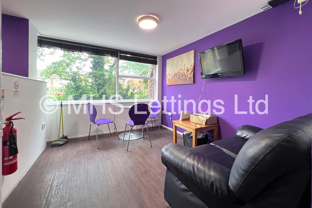 Photo of 1 Bedroom Apartment in Pod Room 22, St. Ann's Lodge, St. Ann's Lane, Leeds, LS4 2SJ