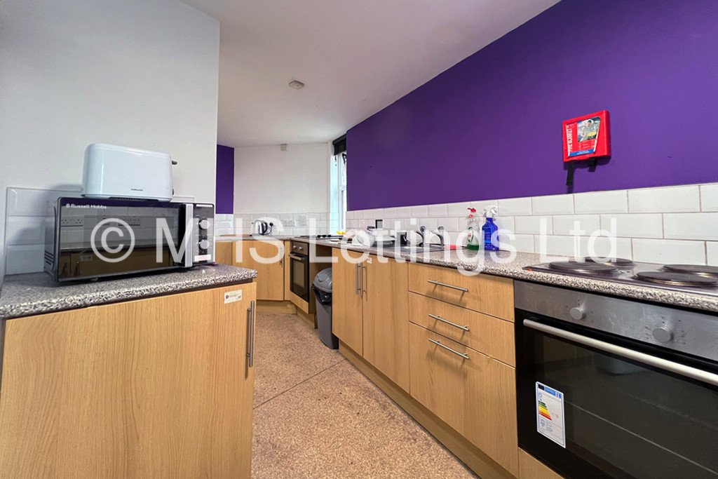 Photo of 1 Bedroom Apartment in Pod Room 22, St. Ann's Lodge, St. Ann's Lane, Leeds, LS4 2SJ