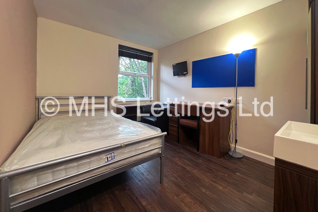 Pod Room 22, St. Ann's Lodge, St. Ann's Lane, Leeds, LS4 2SJ