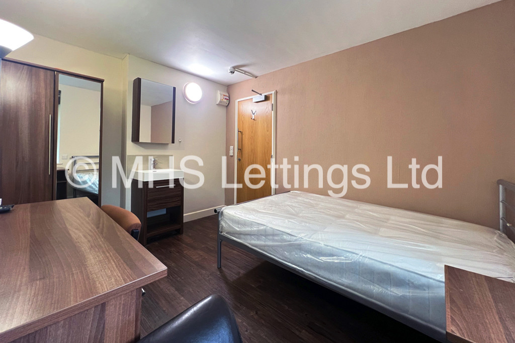 Photo of 1 Bedroom Apartment in Pod Room 22, St. Ann's Lodge, St. Ann's Lane, Leeds, LS4 2SJ