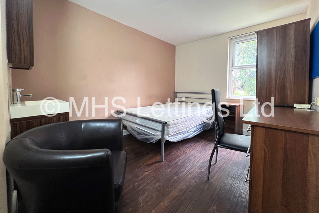 Pod Room 26, St. Ann's Lodge, St. Ann's Lane, Leeds, LS4 2SJ