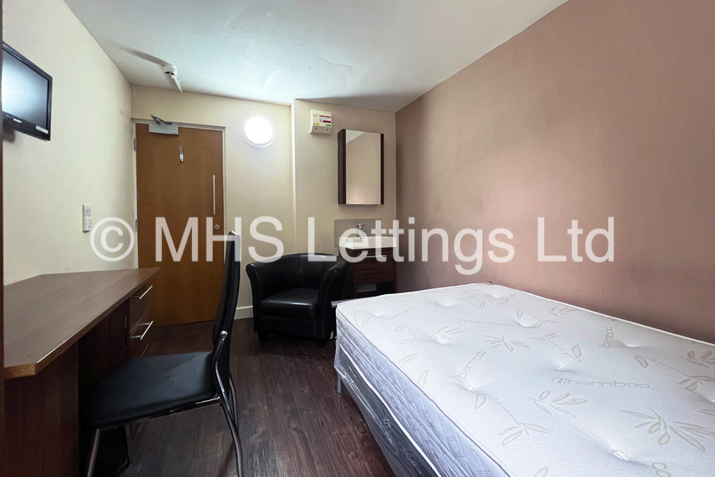 Photo of 1 Bedroom Apartment in Pod Room 26, St. Ann's Lodge, St. Ann's Lane, Leeds, LS4 2SJ