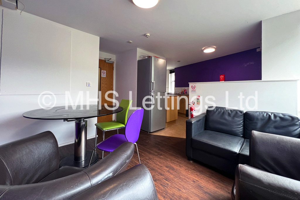 Photo of 1 Bedroom Apartment in Pod Room 39, St. Ann's Lodge, St. Ann's Lane, Leeds, LS4 2SJ