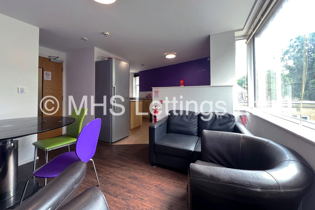 Photo of 1 Bedroom Apartment in Pod Room 45, St. Ann's Lodge, St. Ann's Lane, Leeds, LS4 2SJ