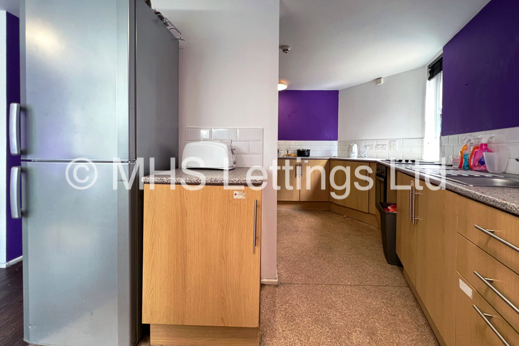 Photo of 1 Bedroom Apartment in Pod Room 45, St. Ann's Lodge, St. Ann's Lane, Leeds, LS4 2SJ