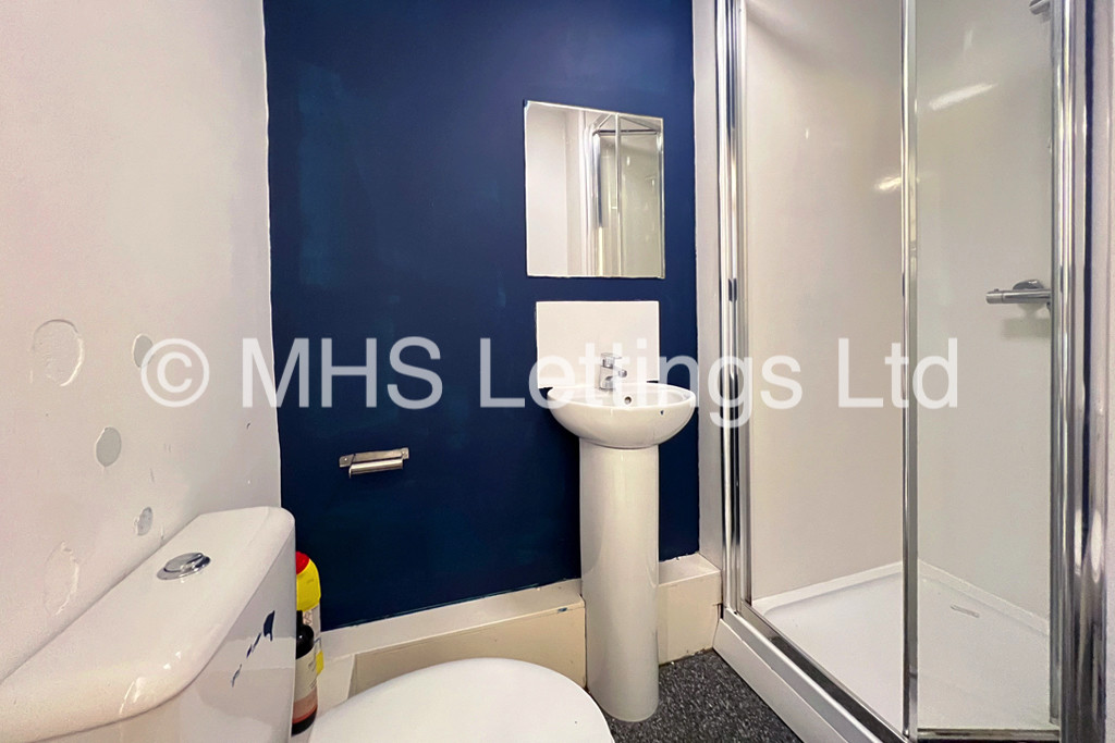 Photo of 1 Bedroom Apartment in Pod Room 45, St. Ann's Lodge, St. Ann's Lane, Leeds, LS4 2SJ