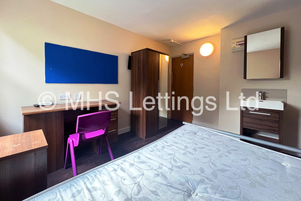 Photo of 1 Bedroom Apartment in Pod Room 45, St. Ann's Lodge, St. Ann's Lane, Leeds, LS4 2SJ