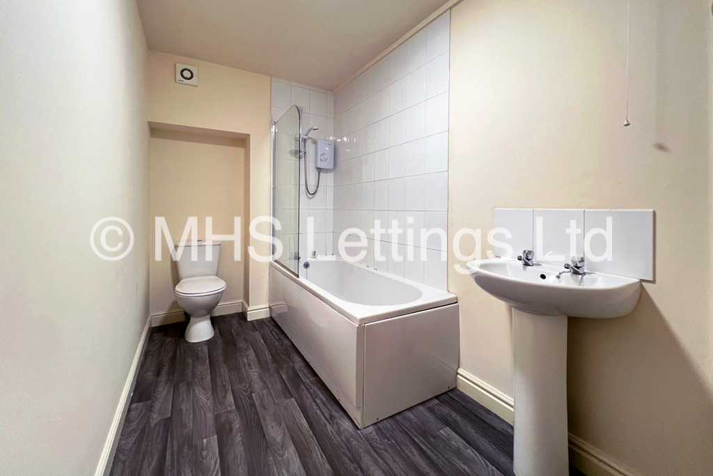 Photo of 1 Bedroom Apartment in Flat 1, Olivias Court, 67 Smith Lane, Bradford, BD9 6DD