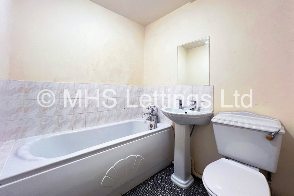 Photo of 1 Bedroom Apartment in Flat 6, Olivias Court, 67 Smith Lane, Bradford, BD9 6DD