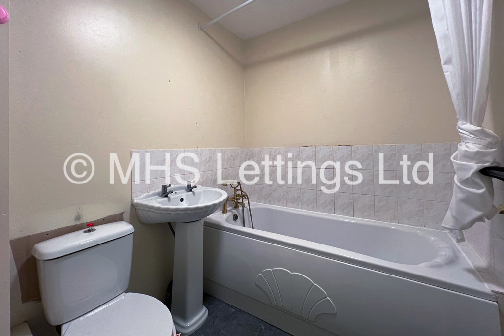 Photo of 2 Bedroom Apartment in Flat 9, Olivias Court, 67 Smith Lane, Bradford, BD9 6DD 