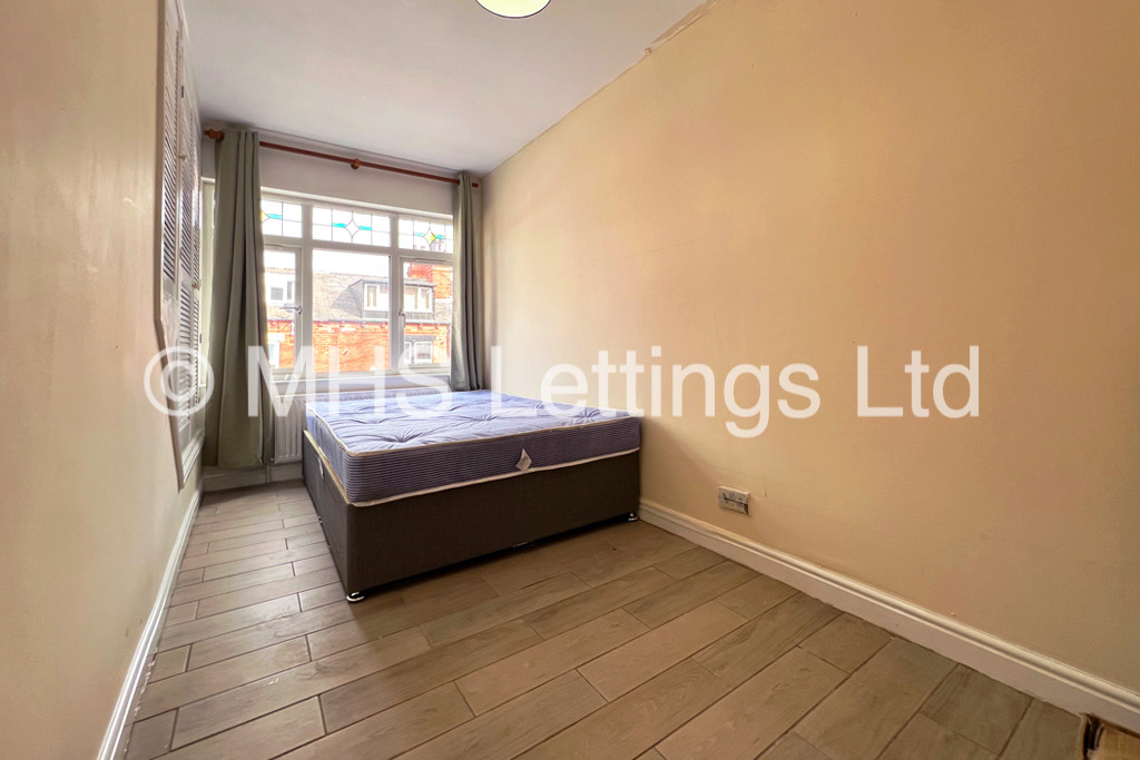 Photo of 2 Bedroom Apartment in 32 The Village Street, Leeds, LS4 2PR
