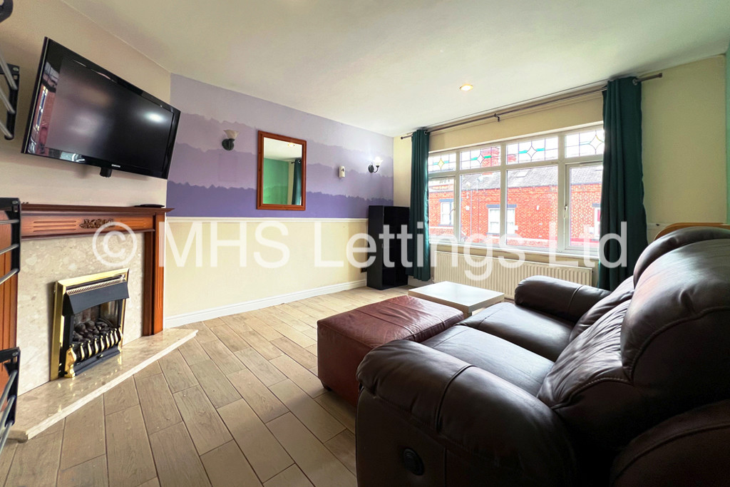 32 The Village Street, Leeds, LS4 2PR
