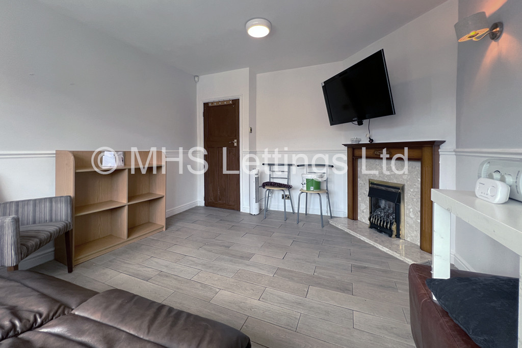 Photo of 2 Bedroom Apartment in 32 The Village Street, Leeds, LS4 2PR