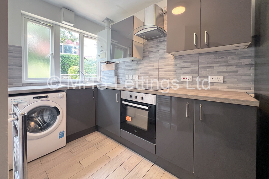 Photo of 2 Bedroom Apartment in 32 The Village Street, Leeds, LS4 2PR