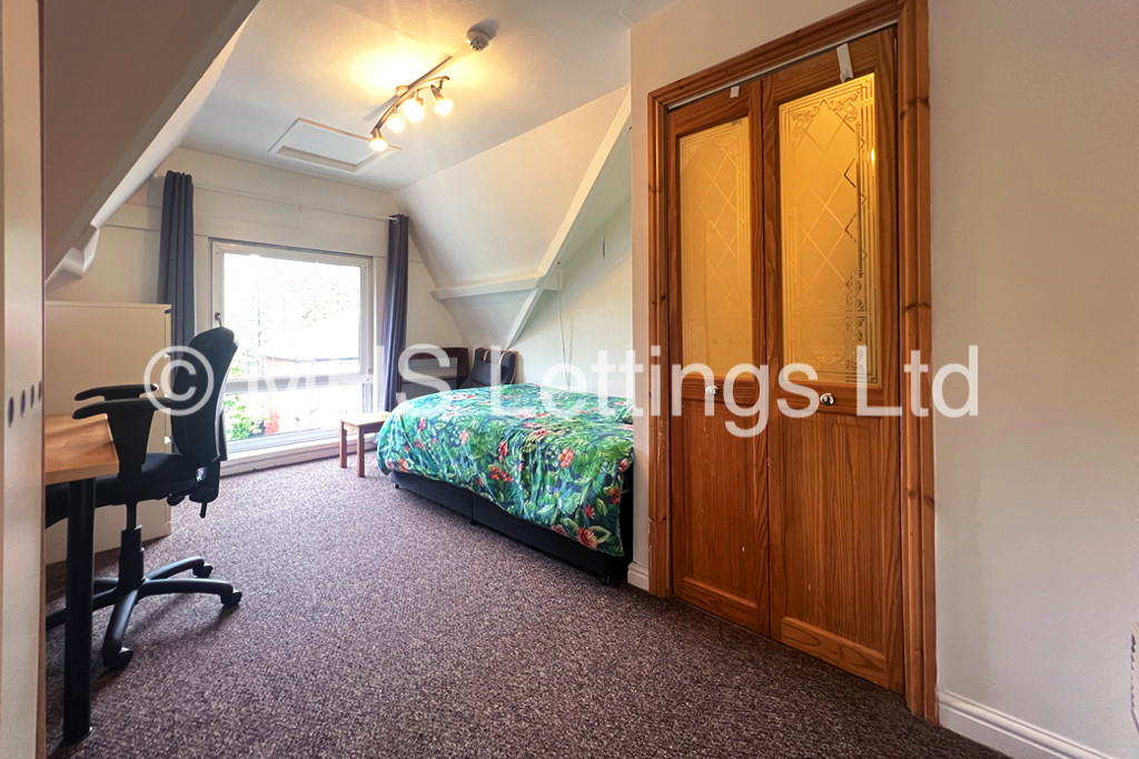Photo of 1 Bedroom Apartment in Top Floor Front Flat, 2 Manor Terrace, Leeds, LS6 1BU