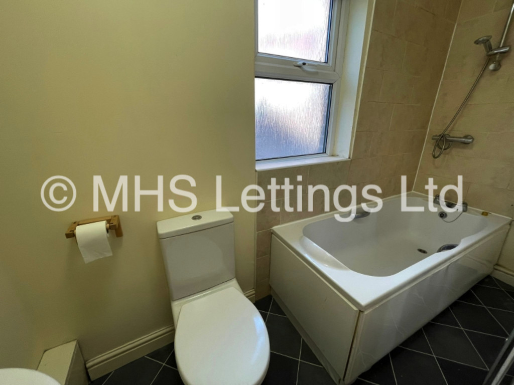 Photo of 1 Bedroom Semi-Detached House in Room 6, 4 Hartley Avenue, Leeds, LS6 2LP