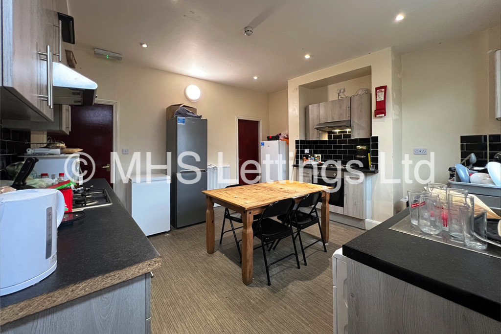 Photo of 2 Bedroom Mid Terraced House in 19 Brudenell View, Leeds, LS6 1HG