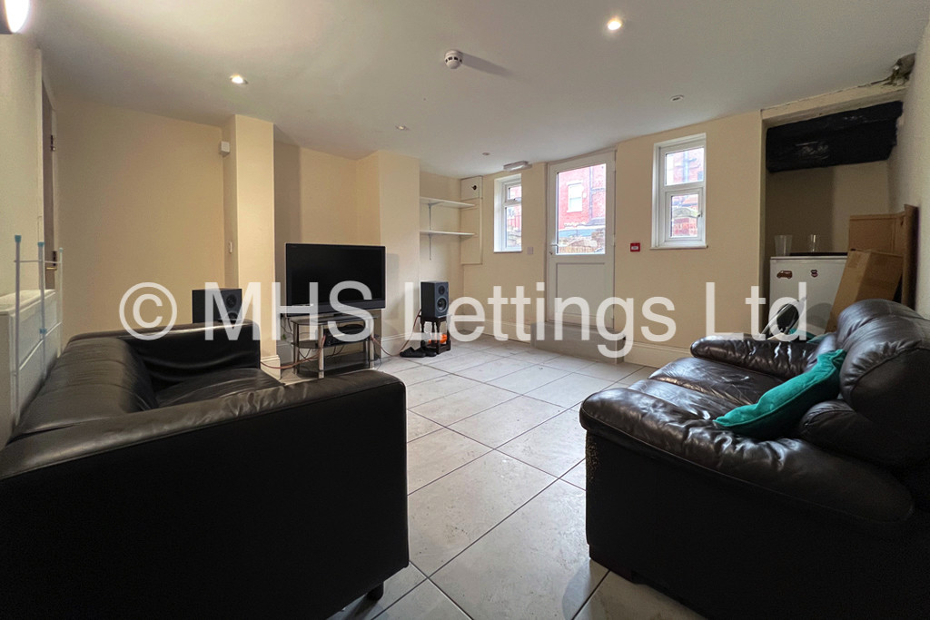 Photo of 2 Bedroom Mid Terraced House in 19 Brudenell View, Leeds, LS6 1HG