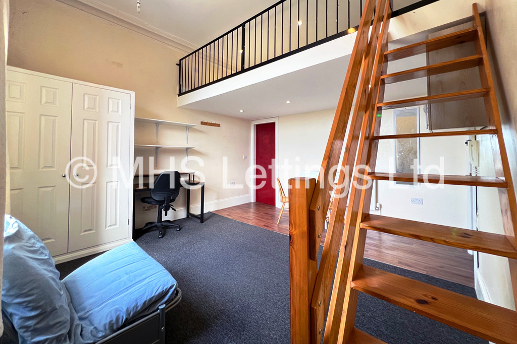 Photo of 1 Bedroom Apartment in Flat 4, 3 Moorland Road, Leeds, LS6 1AL
