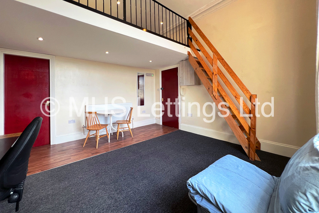 Photo of 1 Bedroom Apartment in Flat 4, 3 Moorland Road, Leeds, LS6 1AL