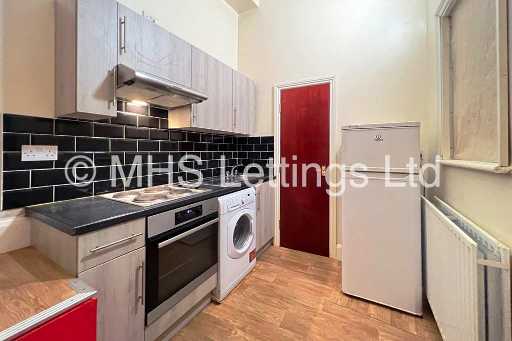 Photo of 1 Bedroom Apartment in Flat 4, 3 Moorland Road, Leeds, LS6 1AL