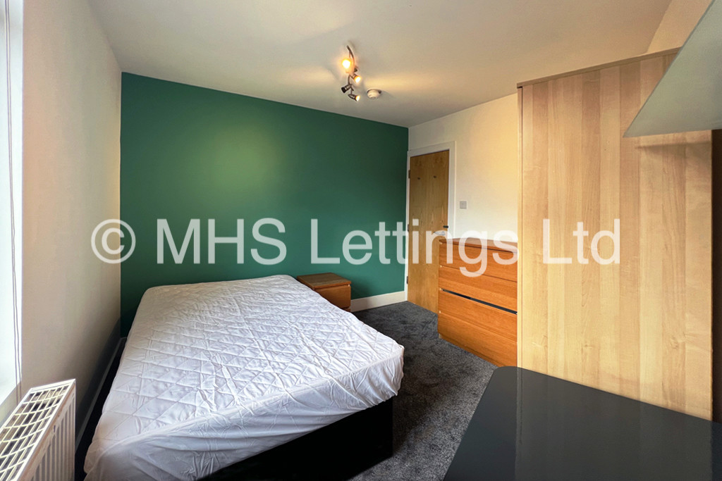 Photo of 3 Bedroom End Terraced House in 21 Granby Terrace, Leeds, LS6 3BB