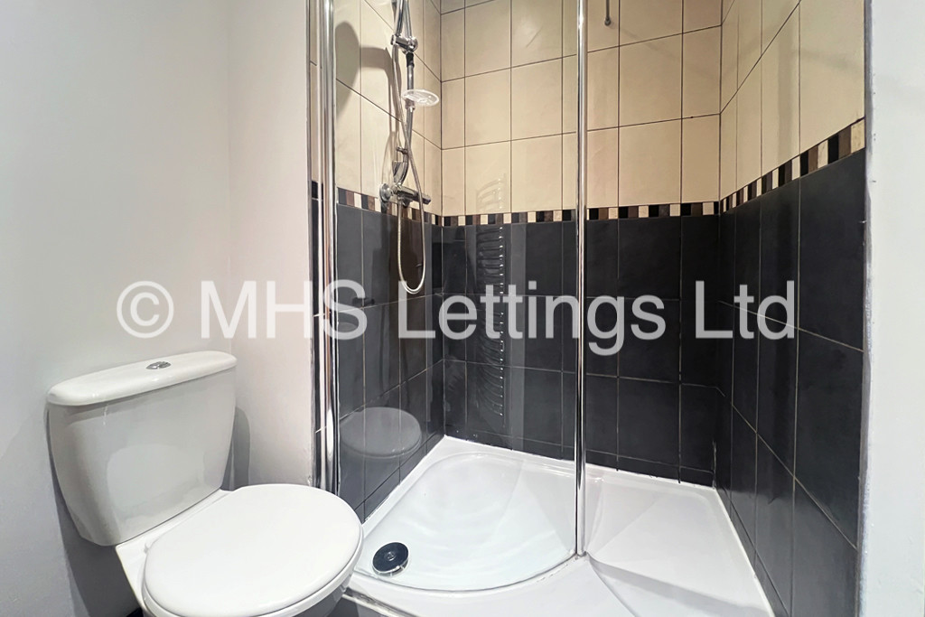 Photo of 3 Bedroom End Terraced House in 21 Granby Terrace, Leeds, LS6 3BB