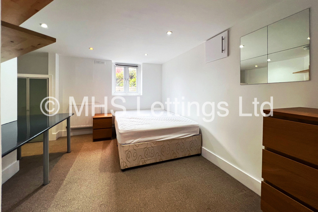 Photo of 3 Bedroom End Terraced House in 21 Granby Terrace, Leeds, LS6 3BB