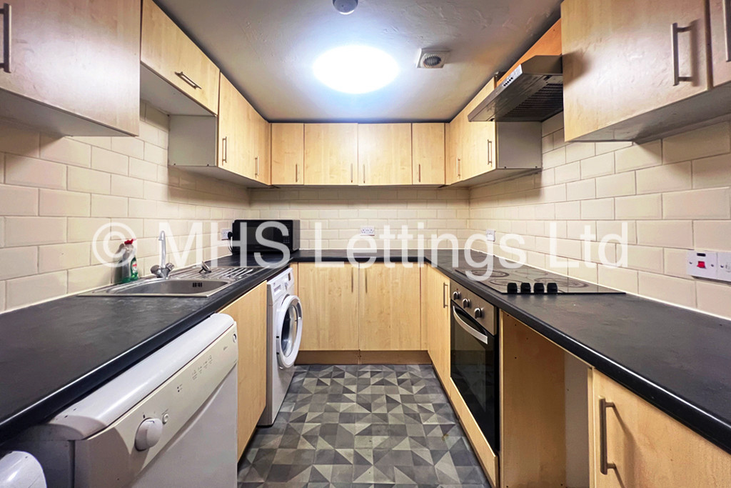 Photo of 5 Bedroom Flat in 61A Cardigan Road, Leeds, LS6 1EB