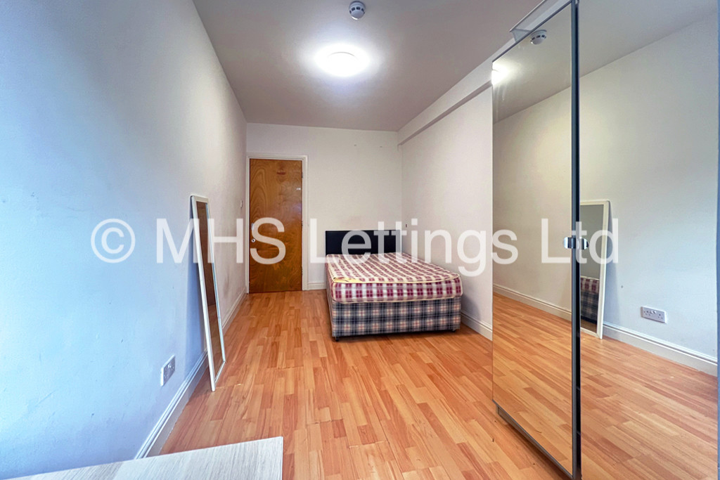 Photo of 5 Bedroom Flat in 61A Cardigan Road, Leeds, LS6 1EB