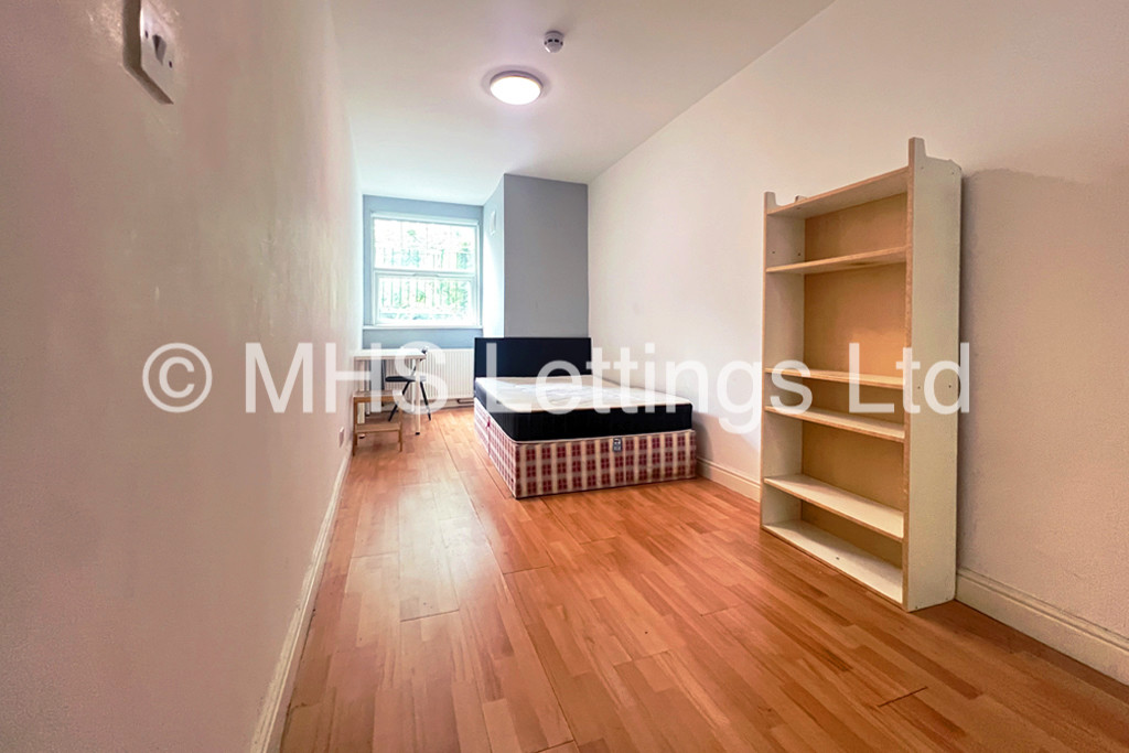 Photo of 5 Bedroom Flat in 61A Cardigan Road, Leeds, LS6 1EB