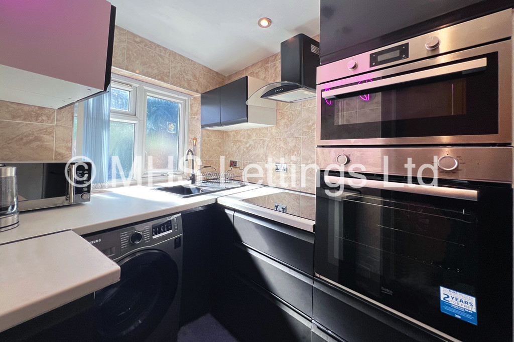Photo of 1 Bedroom Apartment in 83a Victoria Road, Leeds, LS6 1DR