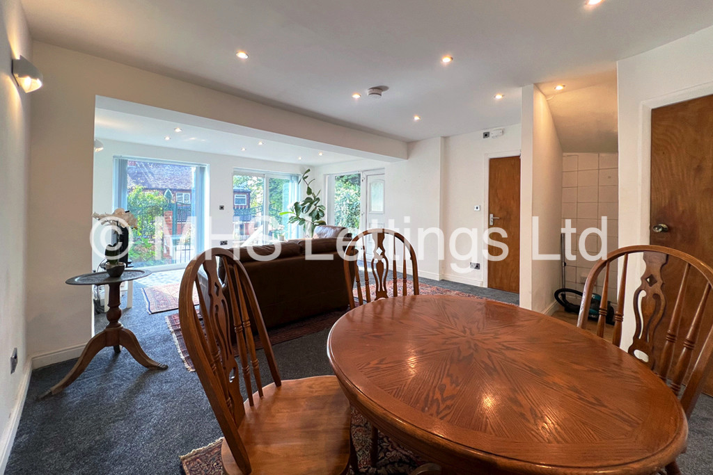 Photo of 1 Bedroom Apartment in 83a Victoria Road, Leeds, LS6 1DR