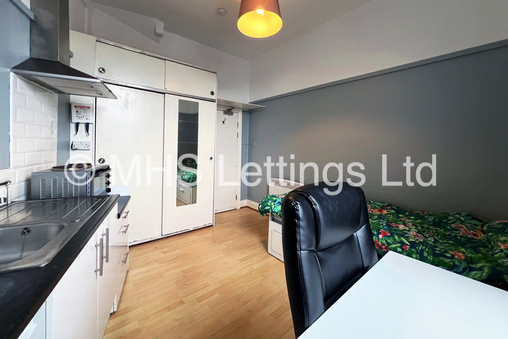 Photo of 1 Bedroom Apartment in Ground Floor Rear Flat 2 Manor Terrace, Leeds, LS6 1BU