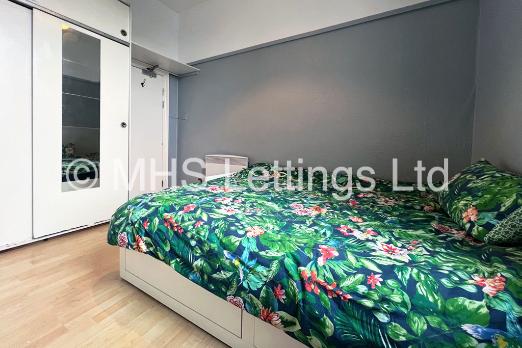 Photo of 1 Bedroom Apartment in Ground Floor Rear Flat 2 Manor Terrace, Leeds, LS6 1BU