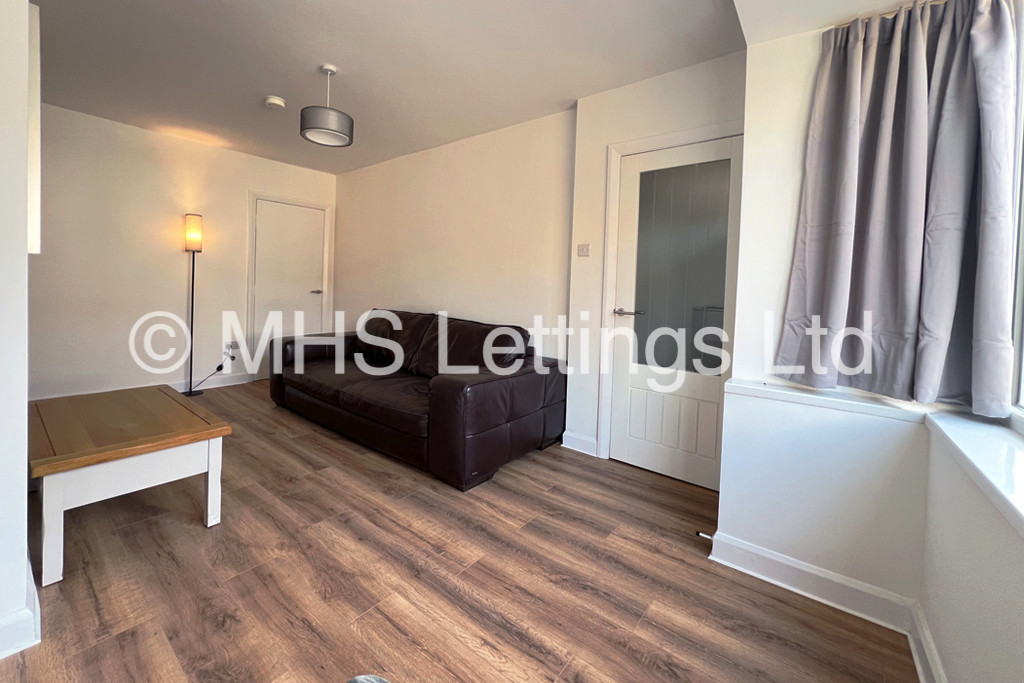 Photo of 2 Bedroom Mid Terraced House in 42 Welton Mount, Leeds, LS6 1ET