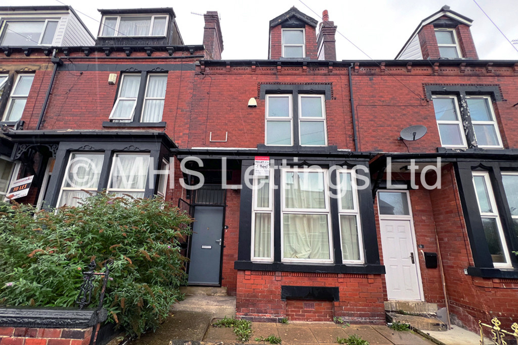Photo of 4 Bedroom Mid Terraced House in 6 Burchett Grove, Leeds, LS6 2JA