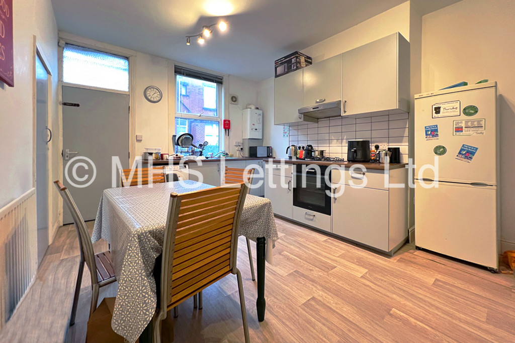 6 Burchett Grove, Leeds, LS6 2JA