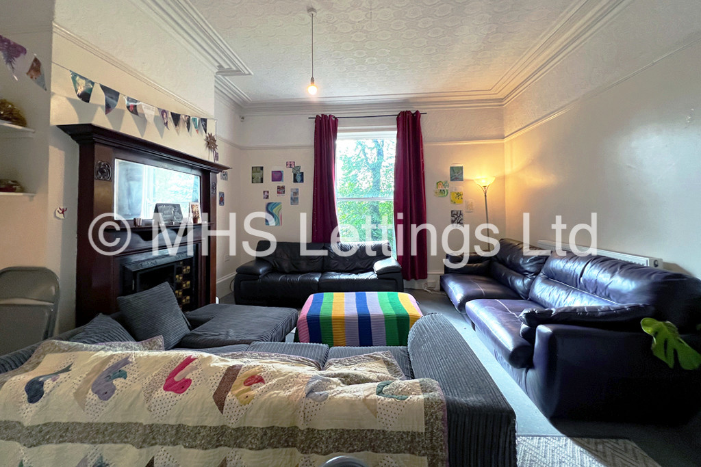 Photo of 7 Bedroom End Terraced House in 44 Headingley Lane, Leeds, LS6 2EB