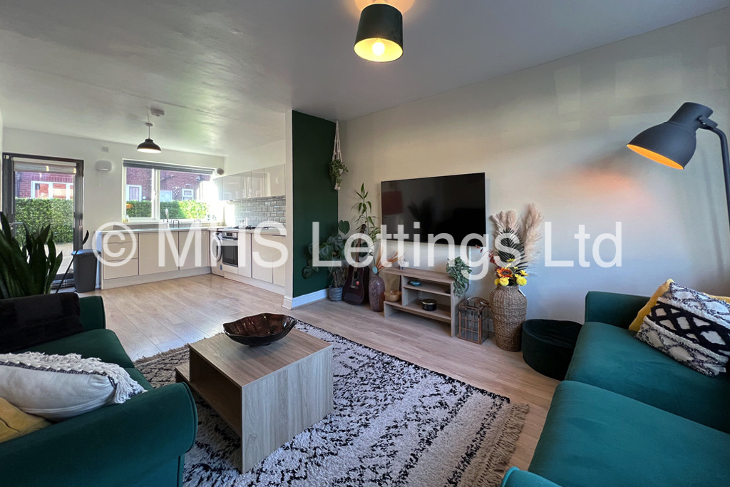 Photo of 2 Bedroom Mid Terraced House in 31 Park View Avenue, Leeds, LS4 2LH